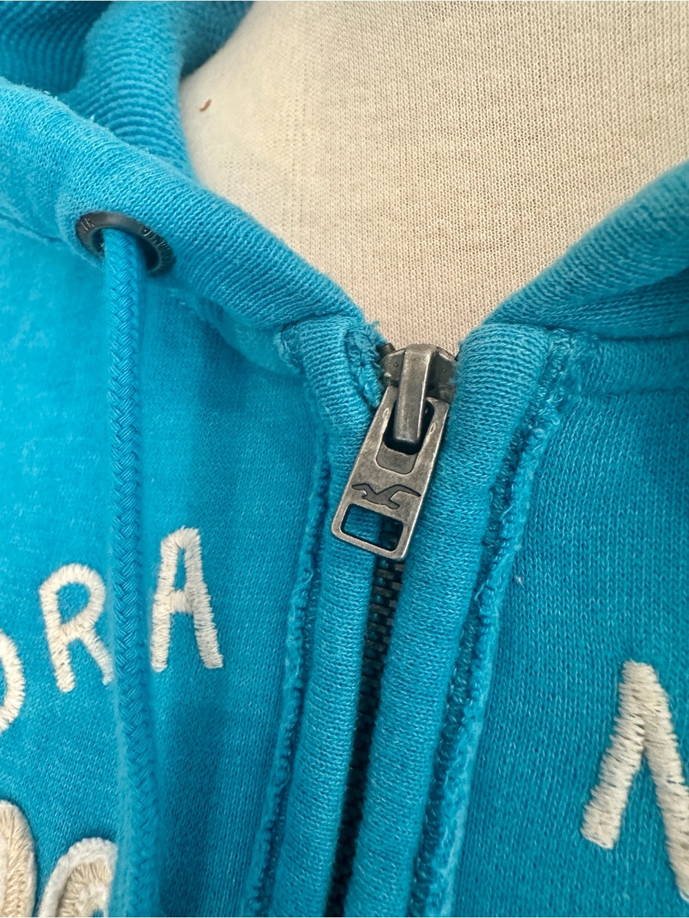 Hollister Women's Bright Turquoise Blue Full-Zip Hoodie - Size M - Picture 9 of 13